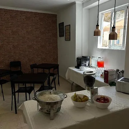 Samps Hostel *