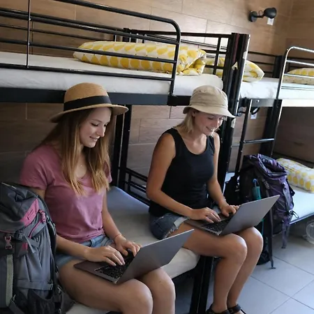 Samps Hostel Lisbon